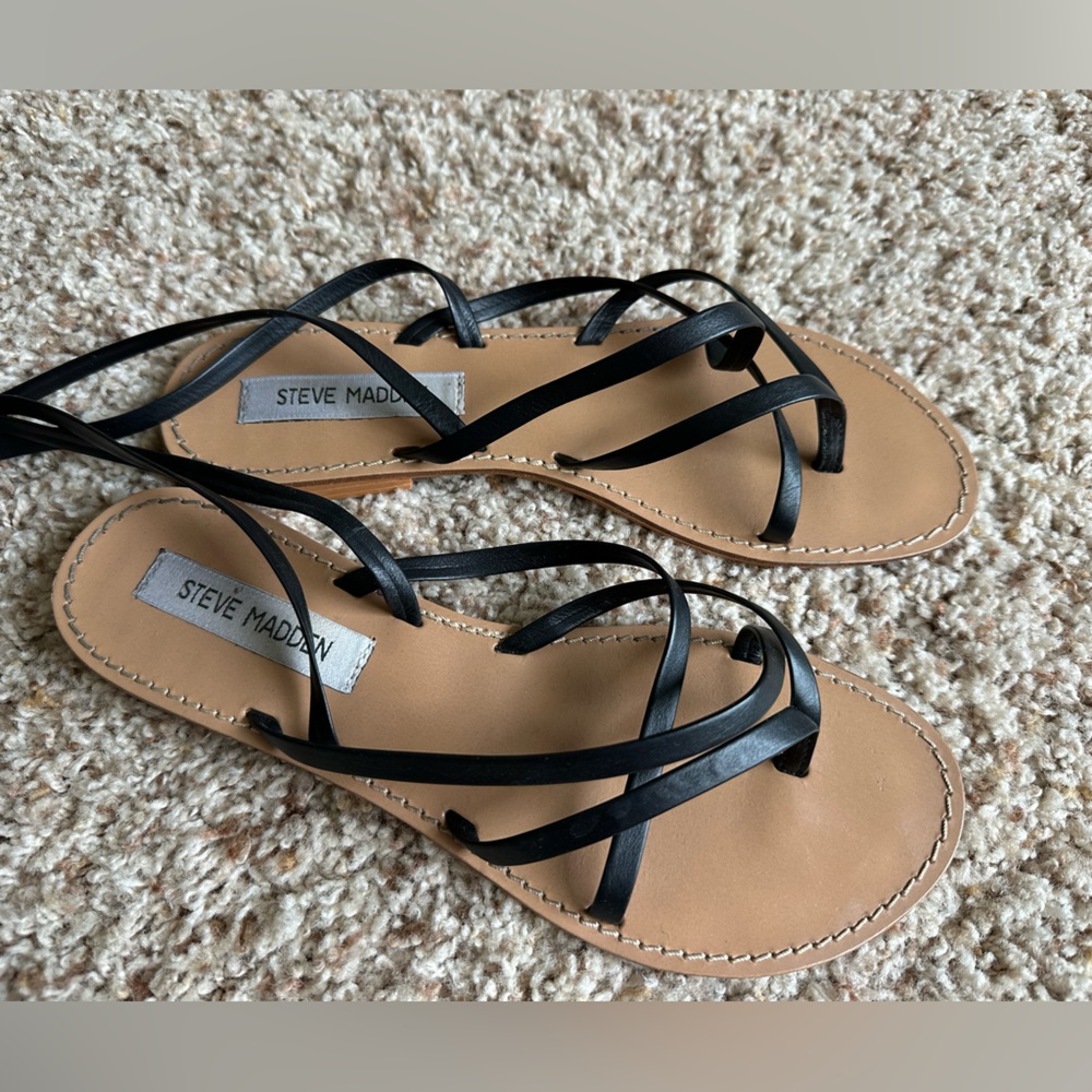 Steve Madden Keyes Leather Sandal - Black and Tan - Picture 2 of 6